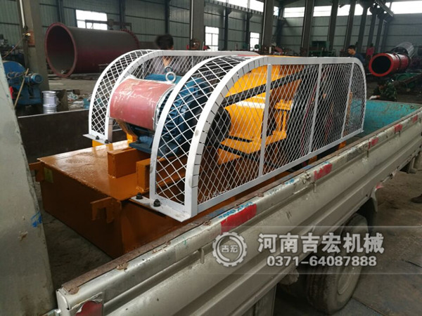 200×450對輥破碎機發往貴州