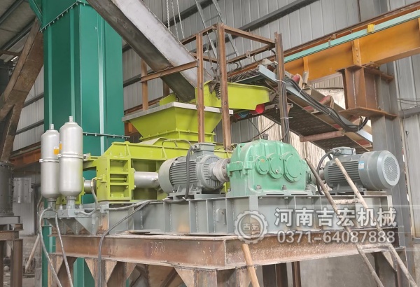 時產30噸制砂機哪款產量好,推薦液壓對輥制砂機！